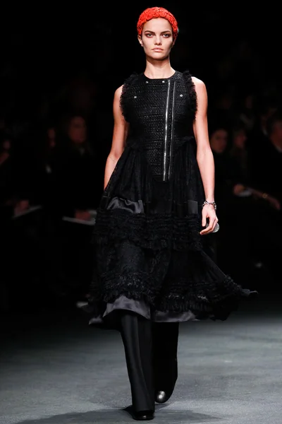 Look 18